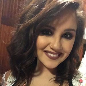 Meet your Posher, Larissa